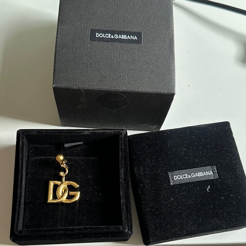 Dolce & Gabbana Gold single earring
